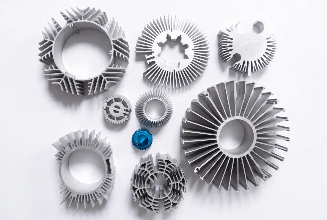 Finned aluminum heat sink profiles and finished extrusion components